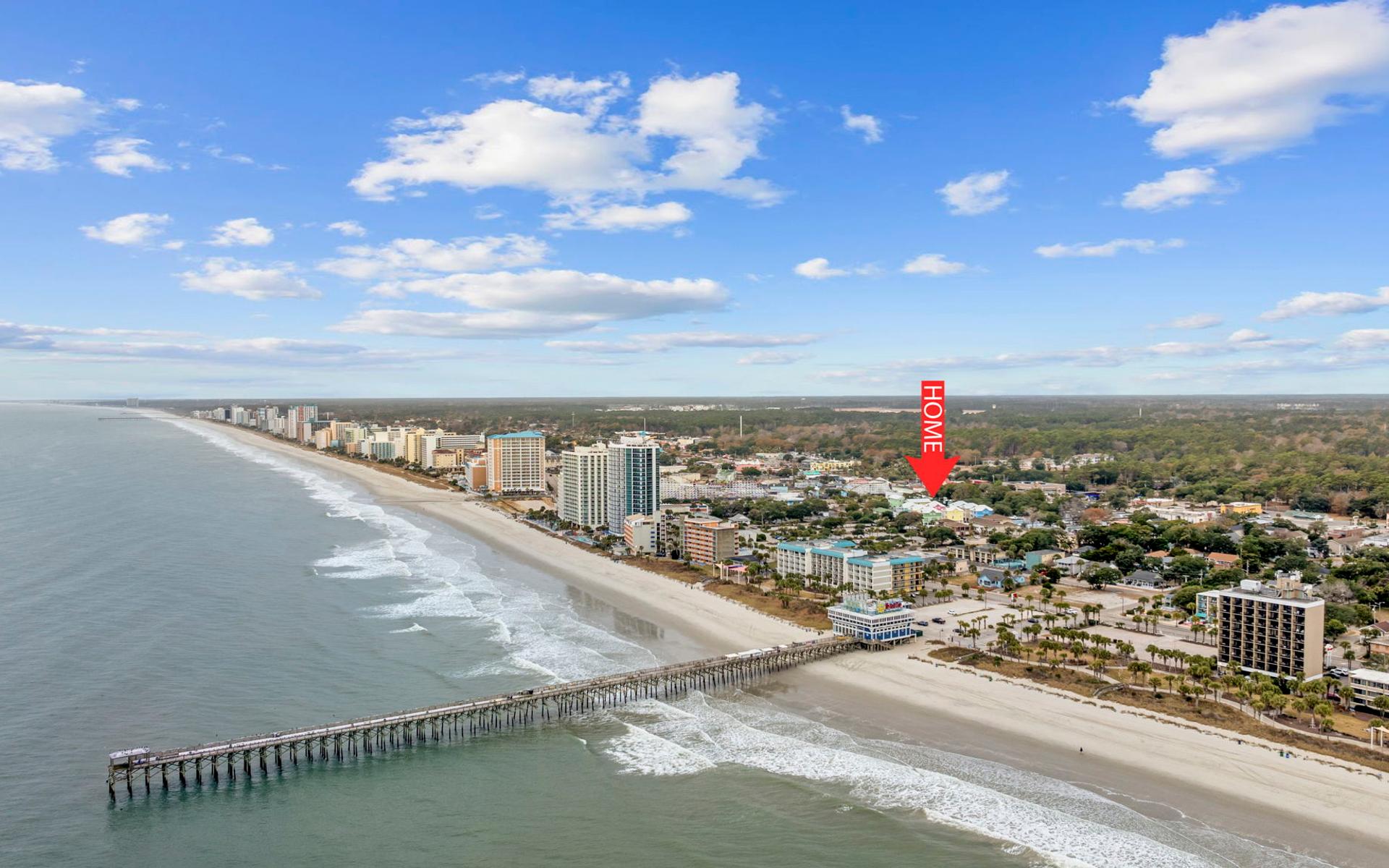 Second living room with Golden Tee arcade game — Sand Dollar Myrtle Beach